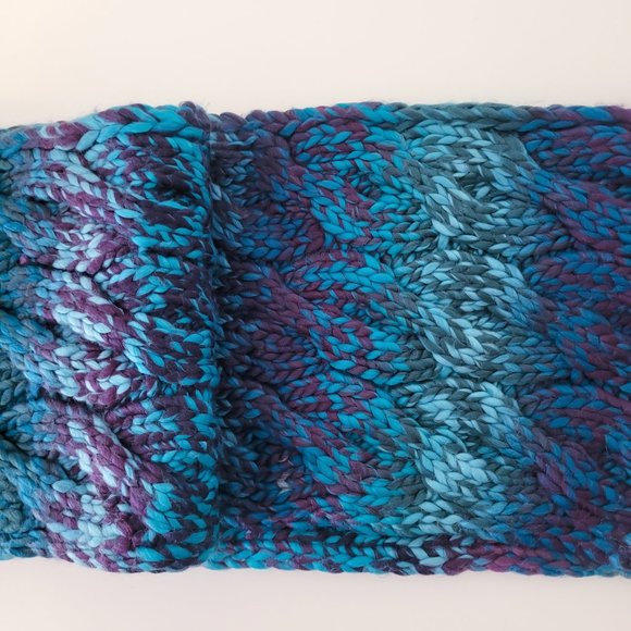 Blue Beanie Toque, Pompom Hat, Gloves, Scarf, Cable Knit Warm Matching Set - Picture 7 of 11